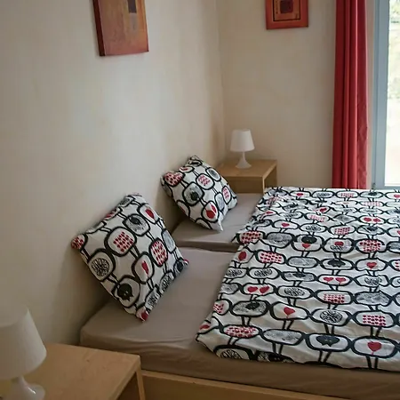 Modern And Cozy Close To Center *